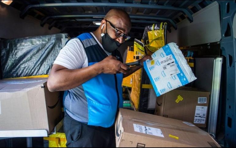 Novedad. A pesar de no tener personal para cobrar, sí habrá capital humano para oras funciones dentro de las tiendas. El Informador