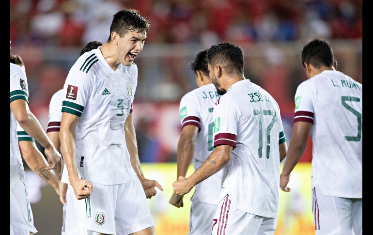 EUFORIA. La Selección Mexicana celebró el empate que los deja líderes. IMAGO7