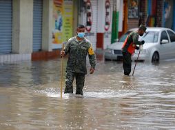 AMLO hizo un reconocimiento a los soldados y marinos de México por su labor durante los desastres naturales. EFE / D. Martínez