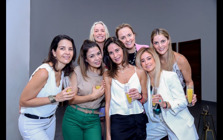 Caro Dubin, Ana Lambarri, Karla Arroyo, Yoli Sánchez, Sofía Basave, Alejandrina Sandoval y Lulú Basave