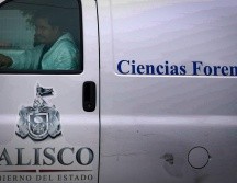 Peritos del Instituto Jalisciense de Ciencias Forenses recabaron indicios y levantaron el cuerpo para llevarlo a sus instalaciones a realizar la autopsia de ley correspondiente. EL INFORMADOR/ARCHIVO