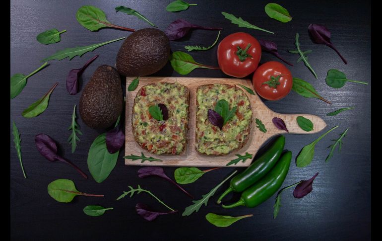 Alegra tu mesa con un guacamole / Especial: Photo by Adel Grober on Unsplash