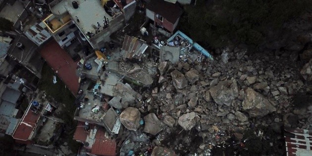 Tlalnepantla: "Fue un ruido espantoso, luego mucho polvo", relatan vecinos