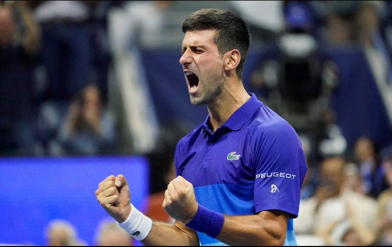CITA CON LA HISTORIA. En caso de vencer el domingo en la final a Daniil Medvedev, Djokovic será el primer tenista masculino en más de medio siglo en coronar el Grand Slam: la consecución de los cuatro torneos grandes del circuito de la ATP.  AP/J. MINCHILLO