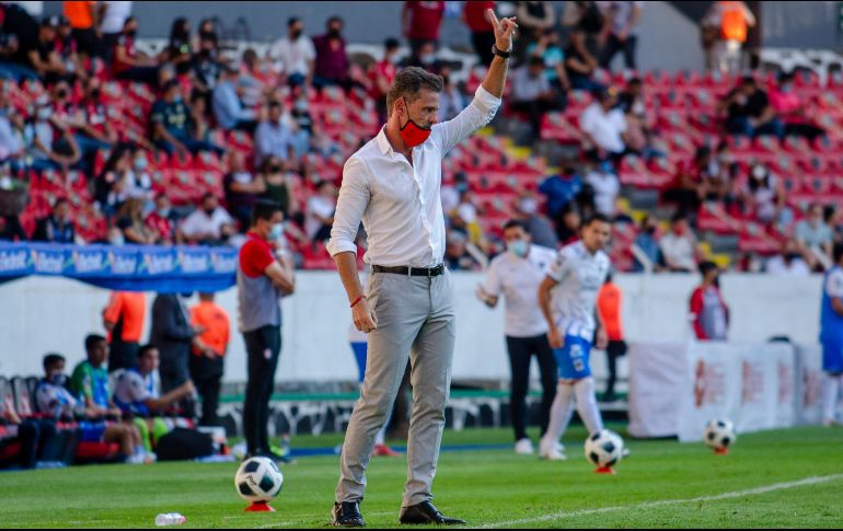 PUERTAS ABIERTAS. El técnico rojinegro señaló que en los próximos días podría darse la última contratación del equipo tapatío. IMAGO7