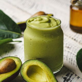 Beneficios del aceite de aguacate en la piel