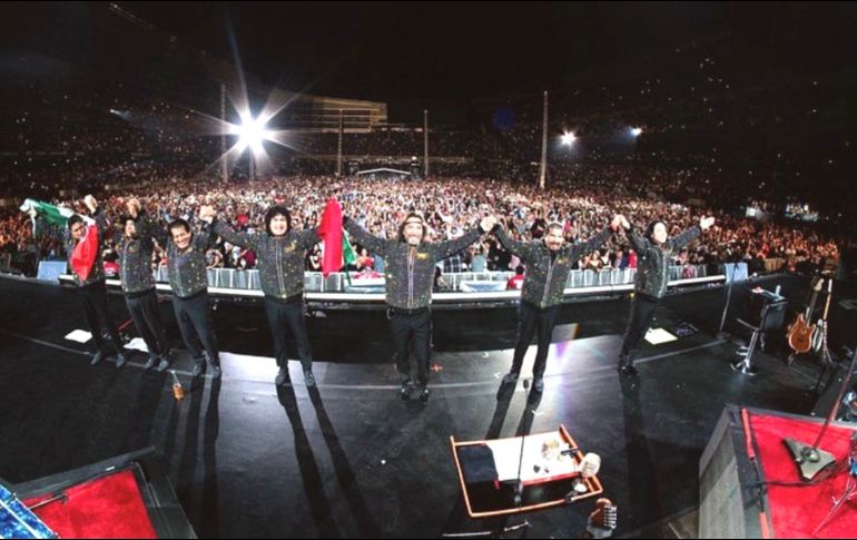 El reencuentro del grupo, encabezado por Marco Antonio Solís, “El Buki”, reunió a miles de fanáticos que abarrotaron el Soldier Field de Chicago. ESPECIAL
