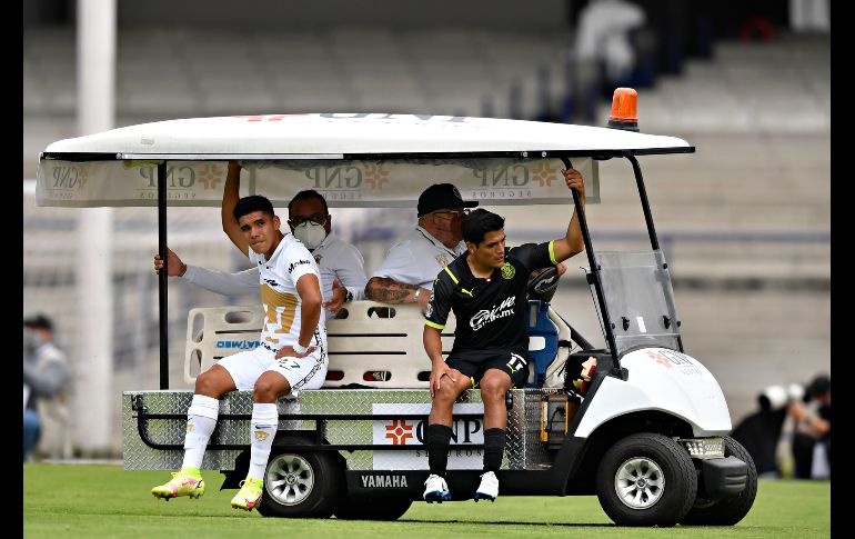 CURIOSO. Jesús Sánchez de Chivas y Montejano de Pumas, abandonaron el campo en el 