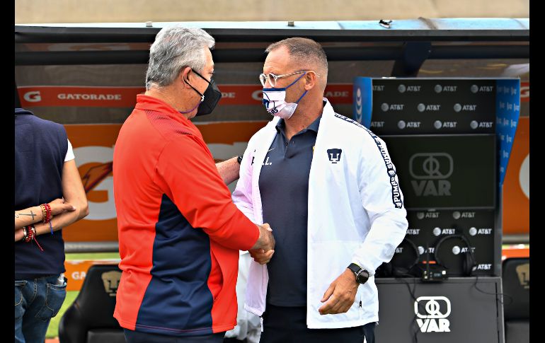 CUESTIONADOS. Andrés Lillini y Víctor Manuel Vucetich han estado en el ojo del huracán en las últimas semanas por los malos resultados en sus respectivos equipos. IMAGO7