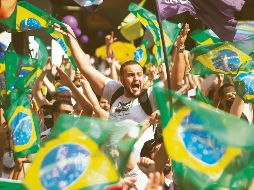 Enojo. Brasileños manifestantes piden la destitución de Jair Bolsonaro tras su amenaza a las instituciones. EFE