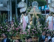 Será este martes cuando presenten el vestido de la Virgen, que será el mismo que usarán para la Romería con el fin de evitar manipularla mucho. EL INFORMADOR / ARCHIVO
