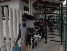 Los beneficiarios del programa recibirán por lo menos tres años de residencia legal y otro tipo de ayuda. EFE/J. Blanco