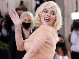 La coanfitriona de la noche, Billie Eilish, sorprendió con un estilo inspirado en Marilyn Monroe. JOHN SHEARER/GETTY IMAGES