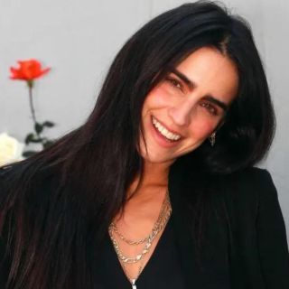 Bárbara de Regil presume sus estrías y manda mensaje