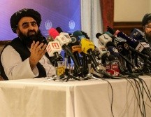 Amir Khan Muttaqi, ministro en ejercicio de Relaciones Exteriores del nuevo gobierno afgano, habla durante una conferencia de prensa. EFE