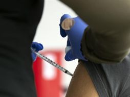 Además del certificado de vacunación, se podrá presentar un test negativo de COVID reciente. EFE/ARCHIVO