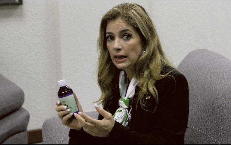 ESPVID19. Ana Cristina Valencia tomó el medicamento homeopático recetado por su médico Alfredo Arias. EL INFORMADOR/G. Gallo