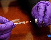 Autoridades llaman a todos los jaliscienses a vacunarse para evitar más contagios de COVID-19. AFP / ARCHIVO