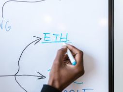 Estos son tan solo cuatro consejos para nuevos inversores, pero también se recomienda intentar diversificar el capital e invertir en varios tipos de acciones. ESPECIAL