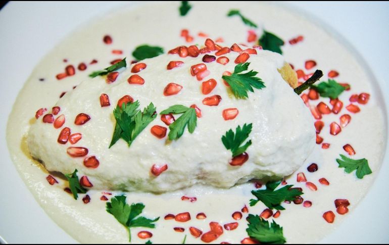 Los chiles en nogada es un platillo de temporada en septiembre. ESPECIAL / Imagen de Martin Diaz en Pixabay