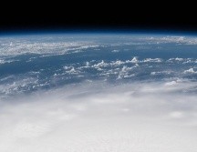 El ozono atmosférico absorbe la luz ultravioleta procedente del sol. Su ausencia supone que la Tierra reciba más radiación de alta energía, que pueda causar daños a las células vivas. EFE / ARCHIVO