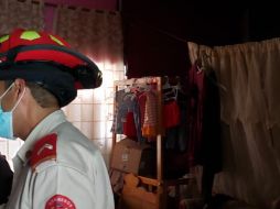 Los rescatistas consideran que lo que pudo ocasionar el derrumbe parcial del enjarre fue el reblandecimiento del techo. ESPECIAL/Bomberos GDL