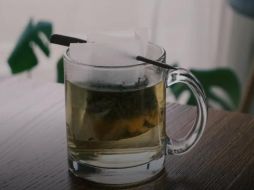 La ciencia dice que tomar una taza de té de menta al día, ayuda a tus problemas hormonales. UNSPLASH/ MINKUS