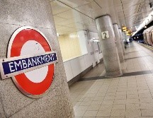 Uno de los ''mayores riesgos'' para la seguridad de los pasajeros es no sujetarse y caer por la ''percepción de que el pasamanos no está limpio debido a la pandemia''. EFE / ARCHIVO