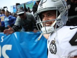 Derek Carr no podrá contar con uno de sus mejores socios ante los Steelers. EFE/Peter Joneleit