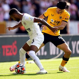 Raúl Jiménez sigue con su mala racha con los Wolves