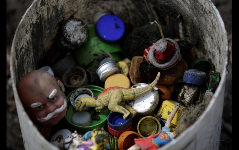 En Costa del Este, la basura se acumula constantemente a pesar de los esfuerzos de organizaciones por limpiar la zona. EFE/B. Velasco