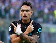 PIE DERECHO. Lautaro Martínez abrió el marcador y lideró la victoria del Inter. AP/SPADA