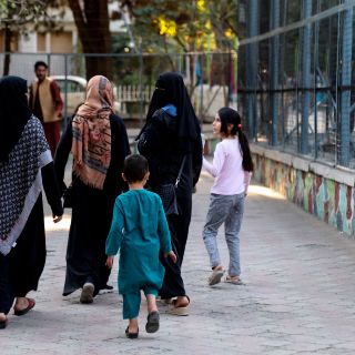 La UNESCO pide reabrir los colegios a niñas en Afganistán