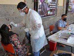 La Profeco recomienda comparar precios por lo menos en tres laboratorios y, antes de acudir, informarse sobre los requisitos y portar cubrebocas. EL INFORMADOR/A. Camacho