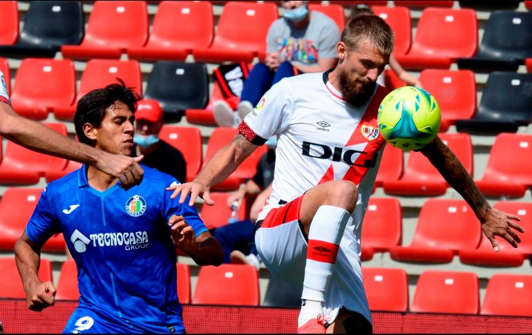 Sin efecto. José Juan Macías tuvo minutos de juego, pero no pudo evitar el descalabro de su equipo ante el equipo donde milita Radamel Falcao. EFE