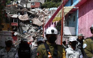 El sismo del pasado 7 de septiembre causó tres días después el desplome de rocas de gran tamaño sobre algunas casas.  SUN / ARCHIVO