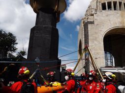 Así fue el simulacro de rescate por personal de Bomberos y del ERUM en la explanada del monumento a la Revolución este 19 de septiembre del2021. SUN / D. Sánchez
