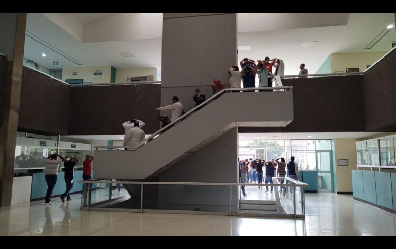 En el municipio de Guadalajara participaron en este Macrosimulacro 53 edificios públicos como el ayuntamiento, bases de bomberos, de la comisaría y mercados, y 78 privados, incluyendo locales y plazas comerciales, iglesias y hoteles, entre otros. CORTESÍA/AYUNTAMIENTO DE GUADALAJARA