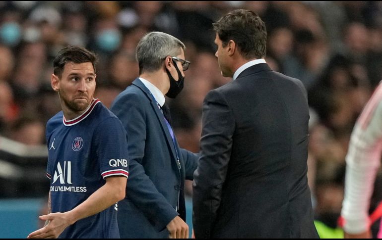 MOLESTO. A Messi no le gustó ni un poco que su entrenador lo sacara del campo. AP/F. MORI