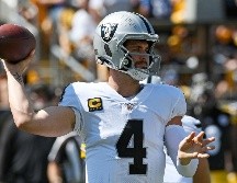 Derek Carr lanzó 382 yardas con dos pases de anotación, incluido un bombazo de 61 yardas para Henry Ruggs. AP/D. WRIGHT