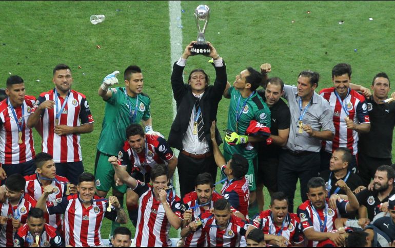 Cuatro años y cuatro meses después de su último título, en Chivas se vive otra crisis, una especie de maldición le cayó al Rebaño desde que su último técnico campeón abandonó el barco. IMAGO7