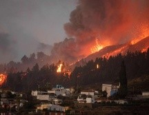 Se espera que la lava alcance el mar este lunes por la noche. AFP / D. Martin