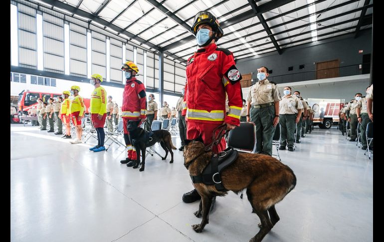Durante la ceremonia se entregaron 54 reconocimientos a oficiales por aniversario de servicio. ESPECIAL/PC Jalisco