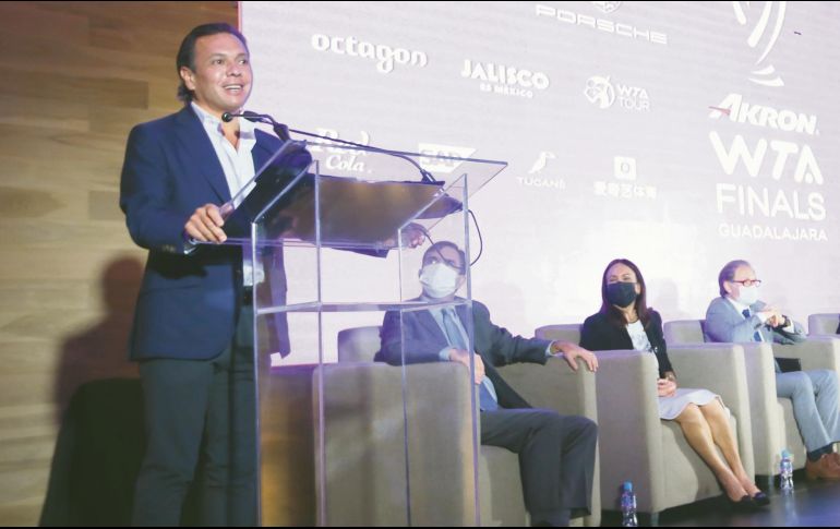 Pablo Lemus, alcalde de Zapopan; Fernando Rodríguez Pría, gerente corporativo de mercadotecnia de Grupo Akron; Josefina Barragán, directora de Turismo de Zapopan, y Gustavo Santoscoy, director del evento.