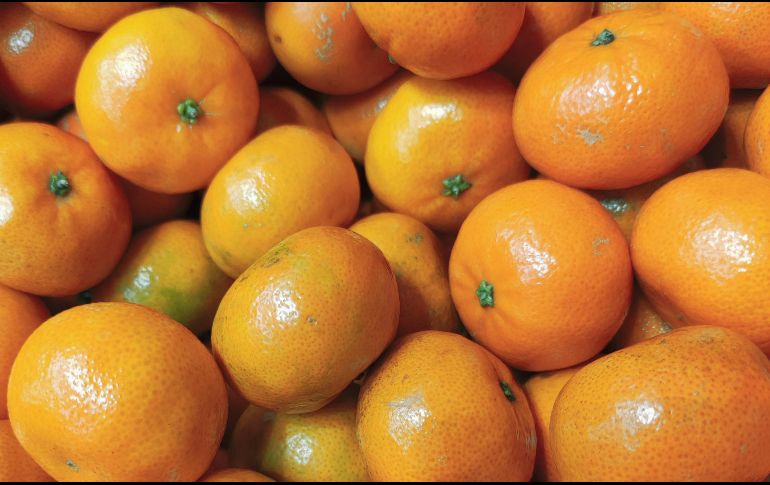 La mandarina posee una gran cantidad de vitamina A y C. Unsplash/ J. Balseiro