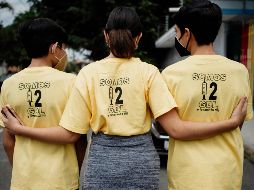 Los menores que fueron vacunados portaron una camiseta con la leyenda “Somos 12 GDL”. EL INFORMADOR / G. Gallo