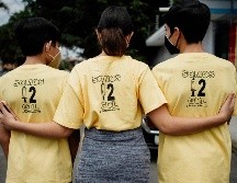 Los menores que fueron vacunados portaron una camiseta con la leyenda “Somos 12 GDL”. EL INFORMADOR / G. Gallo