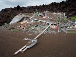 El muro de lava avanzaba despacio este miércoles por Todoque, tras la erupción del volcán en La Palma. EFE/R. De la Rocha