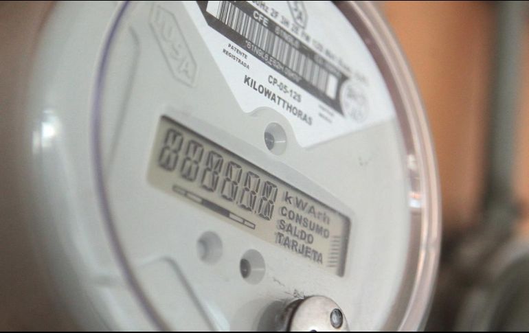 AMLO ha manifestado que esta iniciativa busca evitar que haya apagones, fortalecer a la CFE y garantizar que no aumente el precio en el servicio de la luz. EL INFORMADOR / ARCHIVO