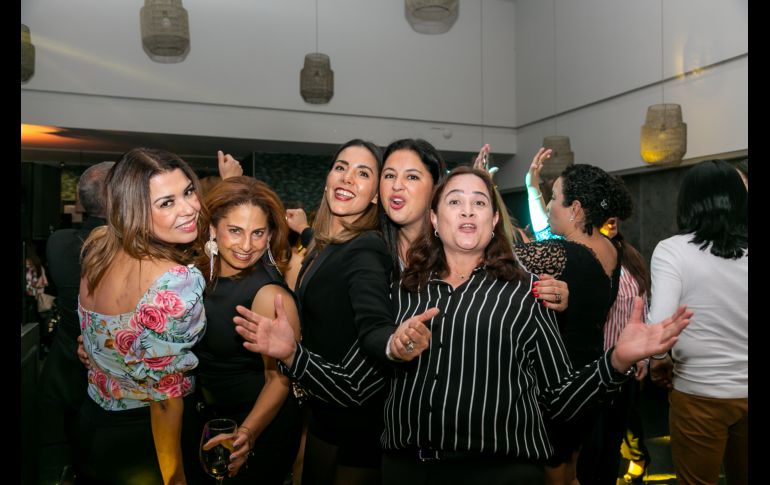 Karla Arroyo, Delia Cuellar, Itzia de Dueñas, Tere Morgan y Ana T Cervantes